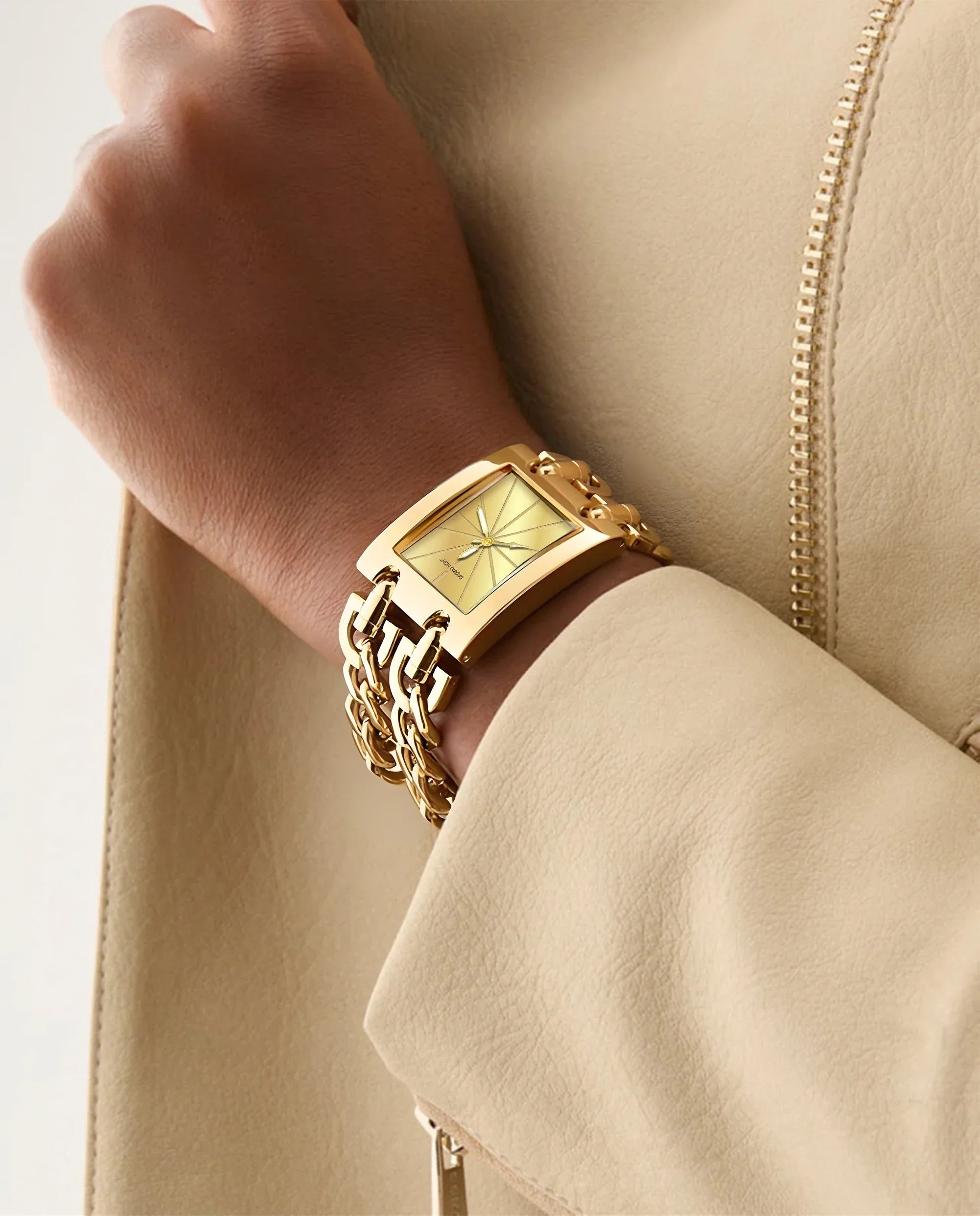 Luxurious Ladies' Arabian-Style Retro Bracelet Watch | Iced Out Watch for Women | Exotic Gold Crystal Wristwatch | Vintage Jewelry Clock | Caratix - CaratixJewelry